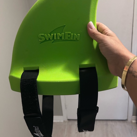 Green SwimFin Buoyancy Aid - Picture 2 of 6